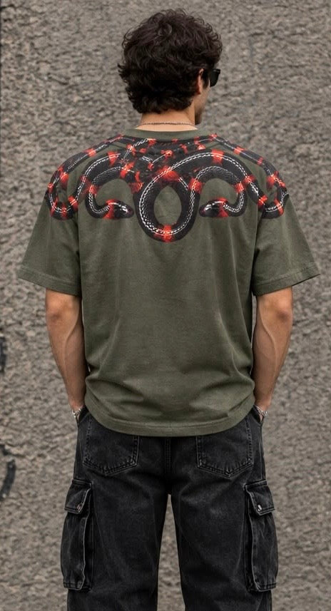 T-shirt Uomo Snake Marcelo Burlon – County of Milan FW26-27 da uomo, 100% cotone. Modello F6CMMATH091.