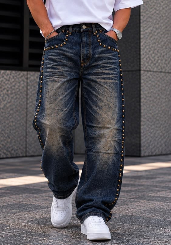 Jeans Baggy Washed con Profilo di Borchie sui Fianchi