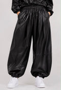 Pantaloni Jogger Ampi in Similpelle con Coulisse (Nero)