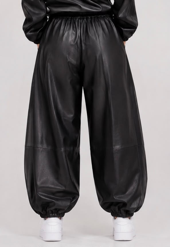 Pantaloni Jogger Ampi in Similpelle con Coulisse (Nero)